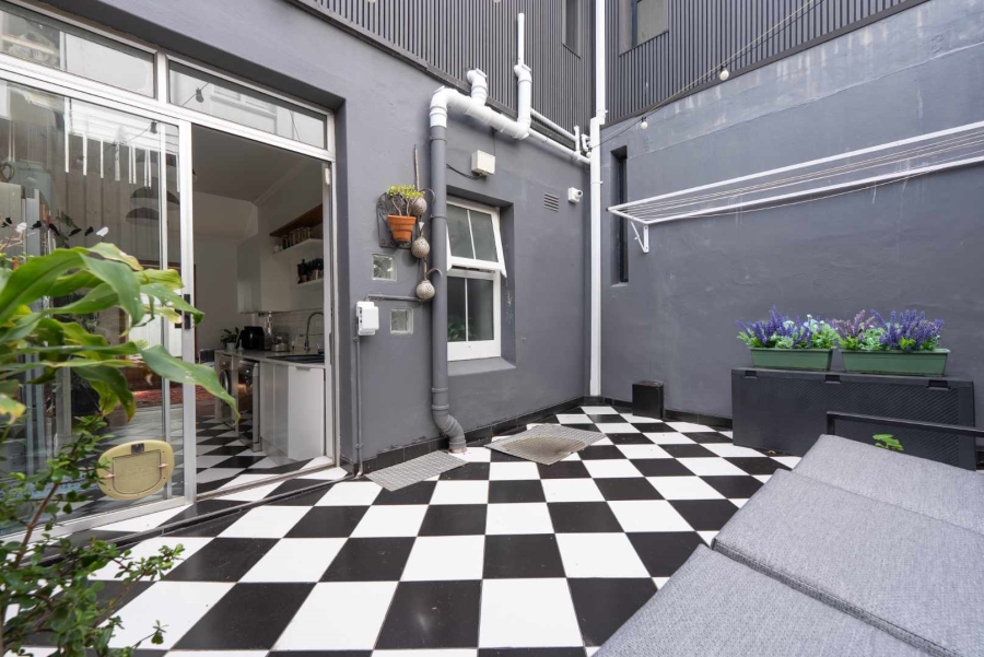 To Let 2 Bedroom Property for Rent in Green Point Western Cape